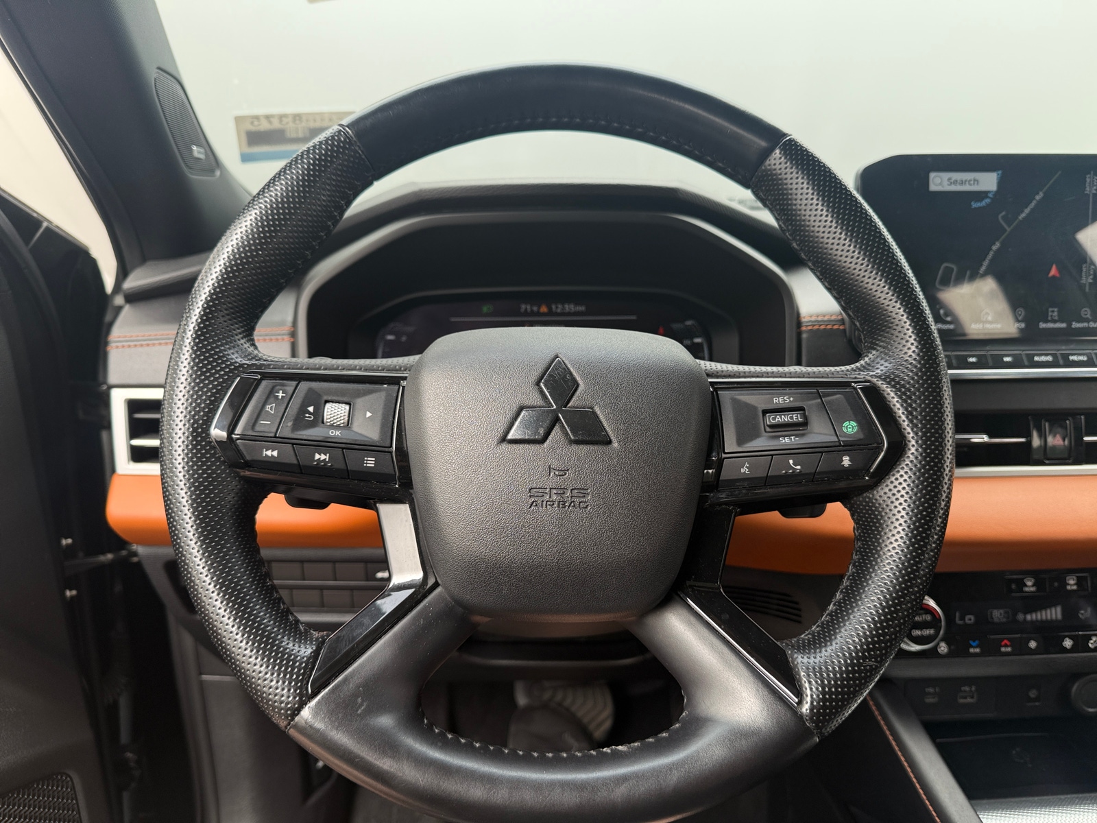 Thumbnail: 2022 Mitsubishi Outlander - 4