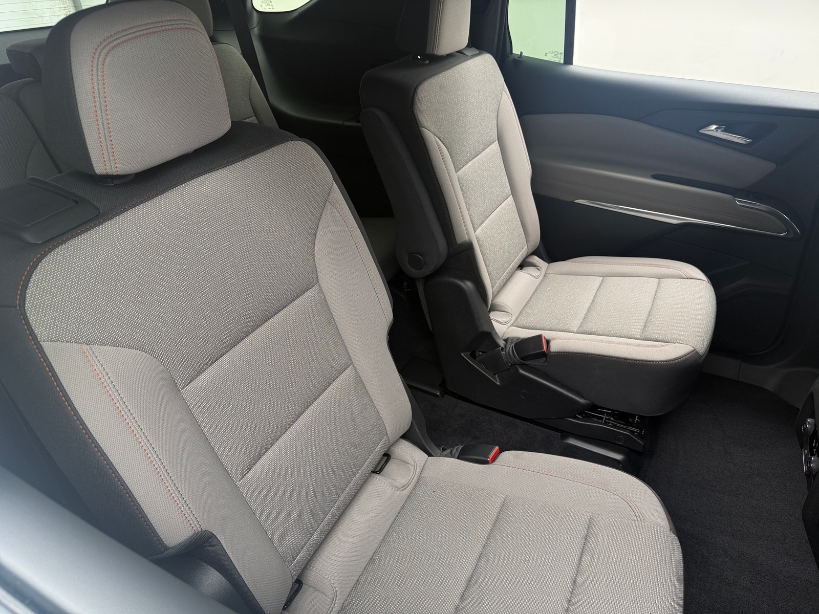 Thumbnail: 2025 Chevrolet Traverse - 6