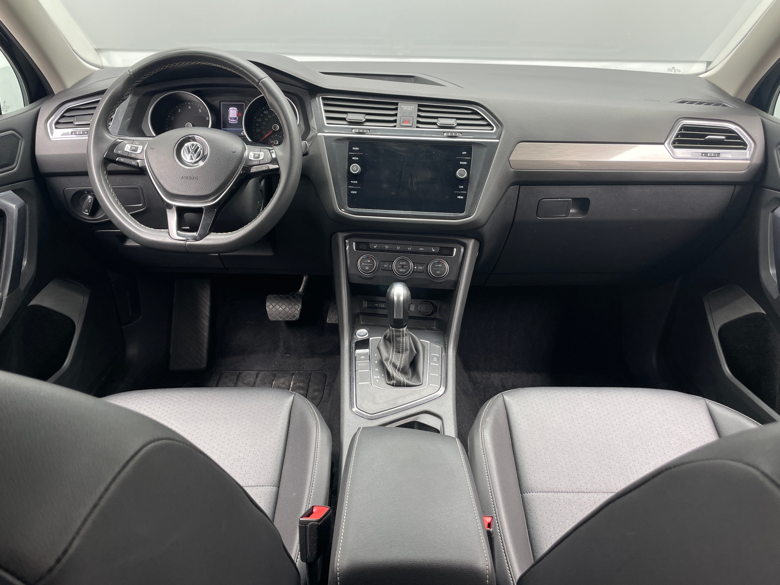 Thumbnail: 2021 Volkswagen Tiguan - 3