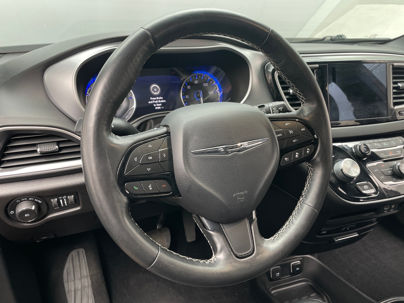 Thumbnail: 2020 Chrysler Pacifica - 4