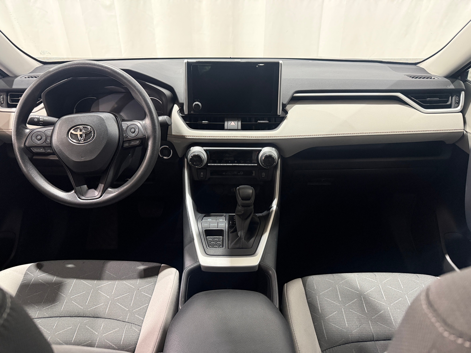 Thumbnail: 2025 Toyota RAV4 - 3