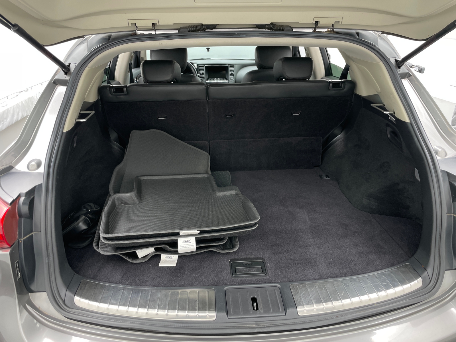 Thumbnail: 2011 INFINITI FX35 - 6