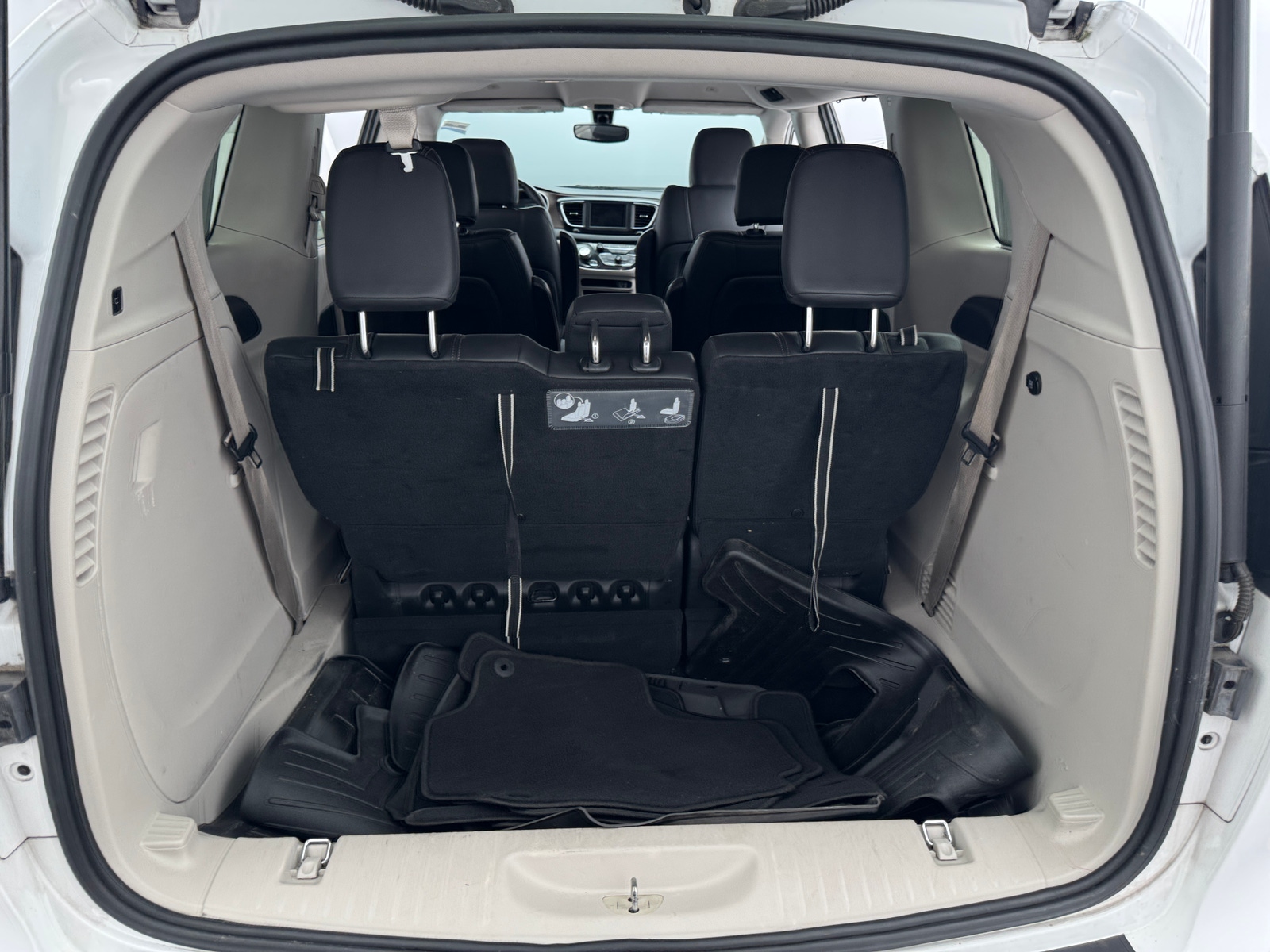 Thumbnail: 2018 Chrysler Pacifica - 6
