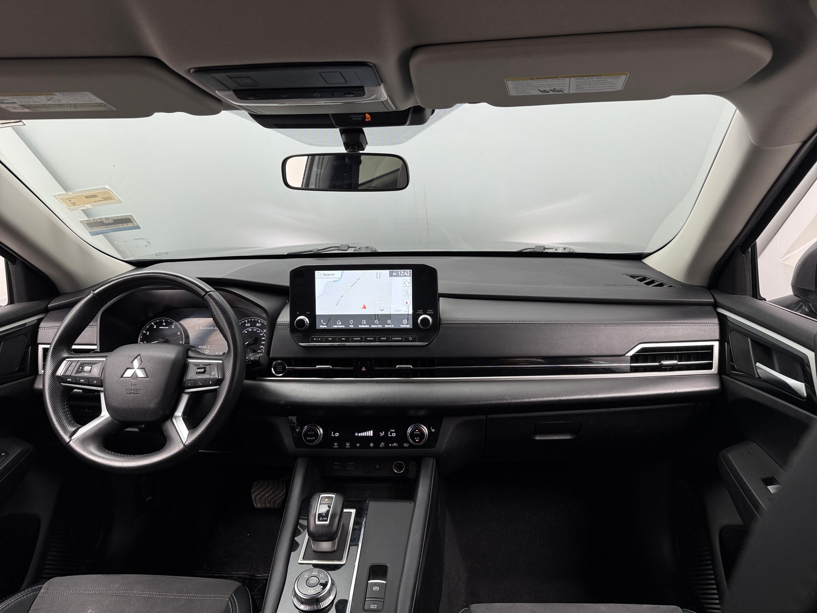 Thumbnail: 2024 Mitsubishi Outlander - 2