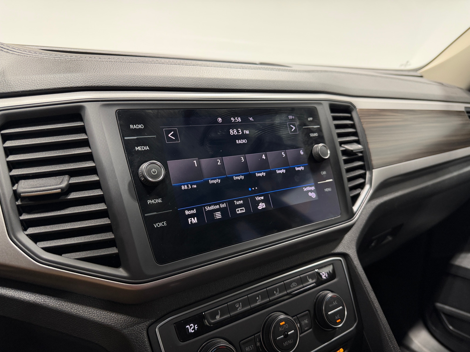 Thumbnail: 2021 Volkswagen Atlas - 4