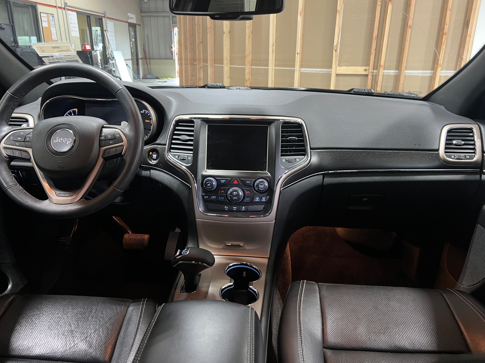 Thumbnail: 2015 Jeep Grand Cherokee - 2