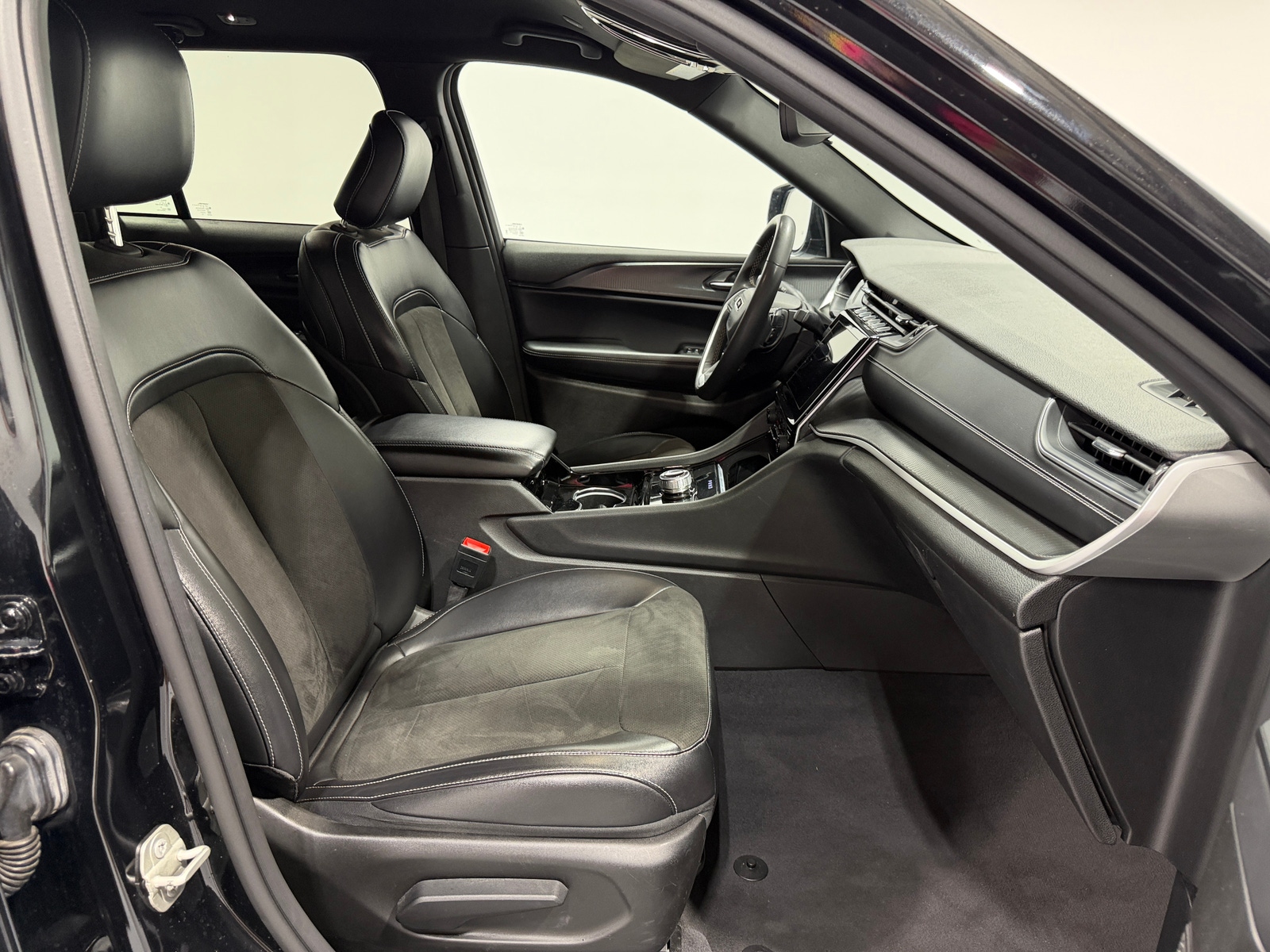 Thumbnail: 2023 Jeep Grand Cherokee - 2