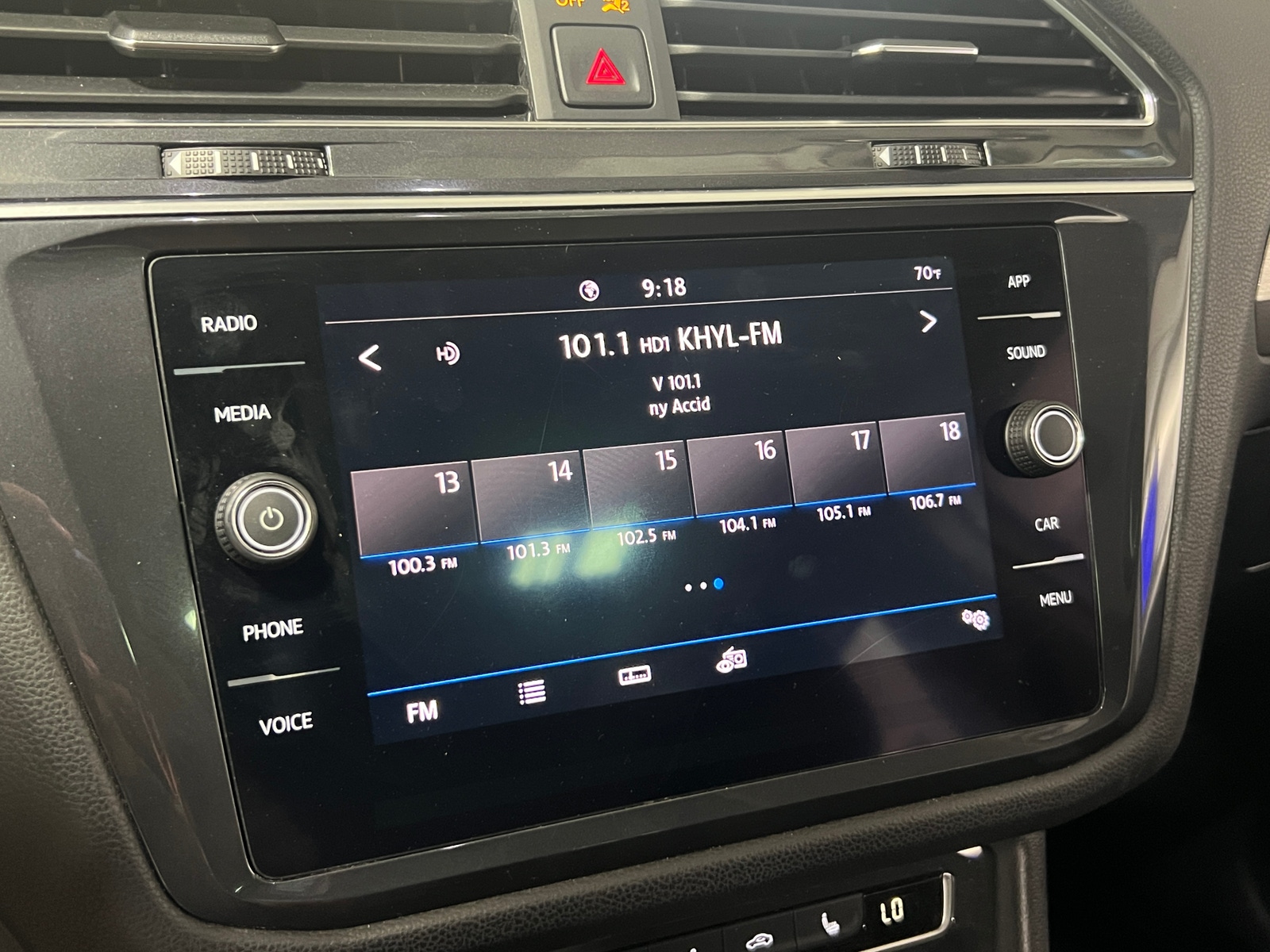 Thumbnail: 2020 Volkswagen Tiguan - 3