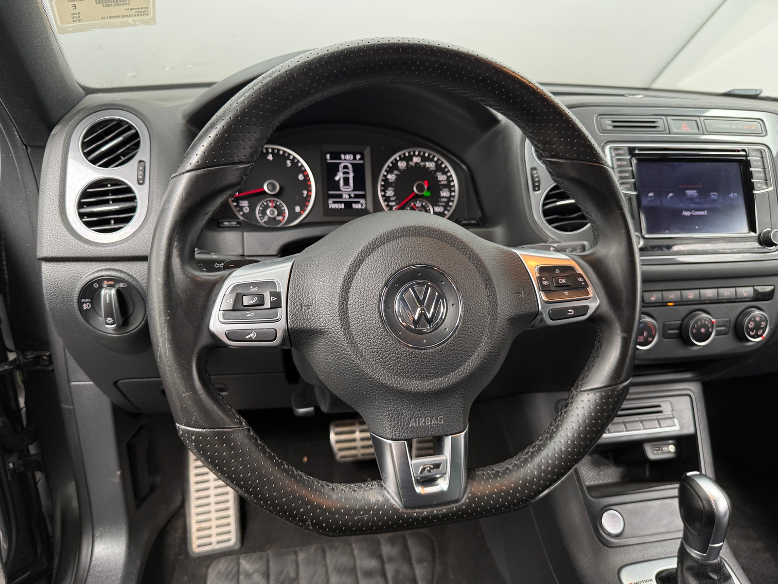 Thumbnail: 2016 Volkswagen Tiguan - 5