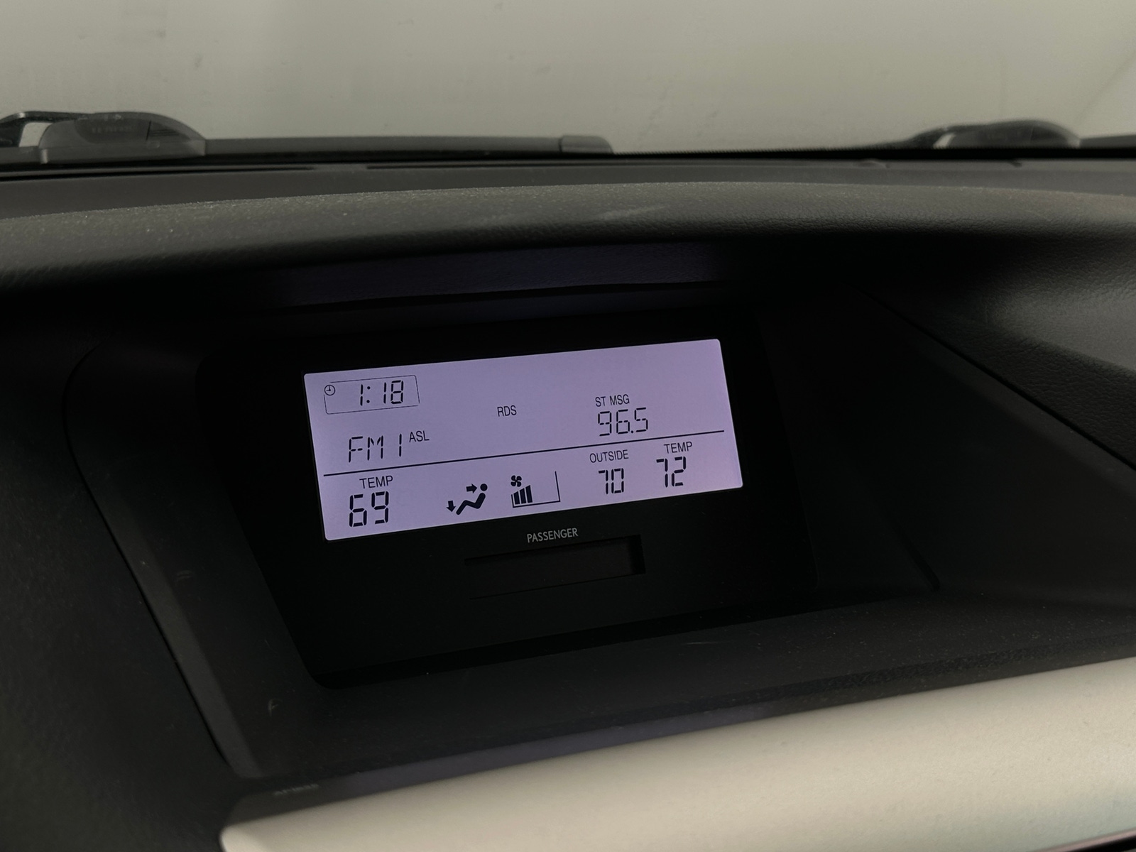 Thumbnail: 2011 Lexus RX - 4