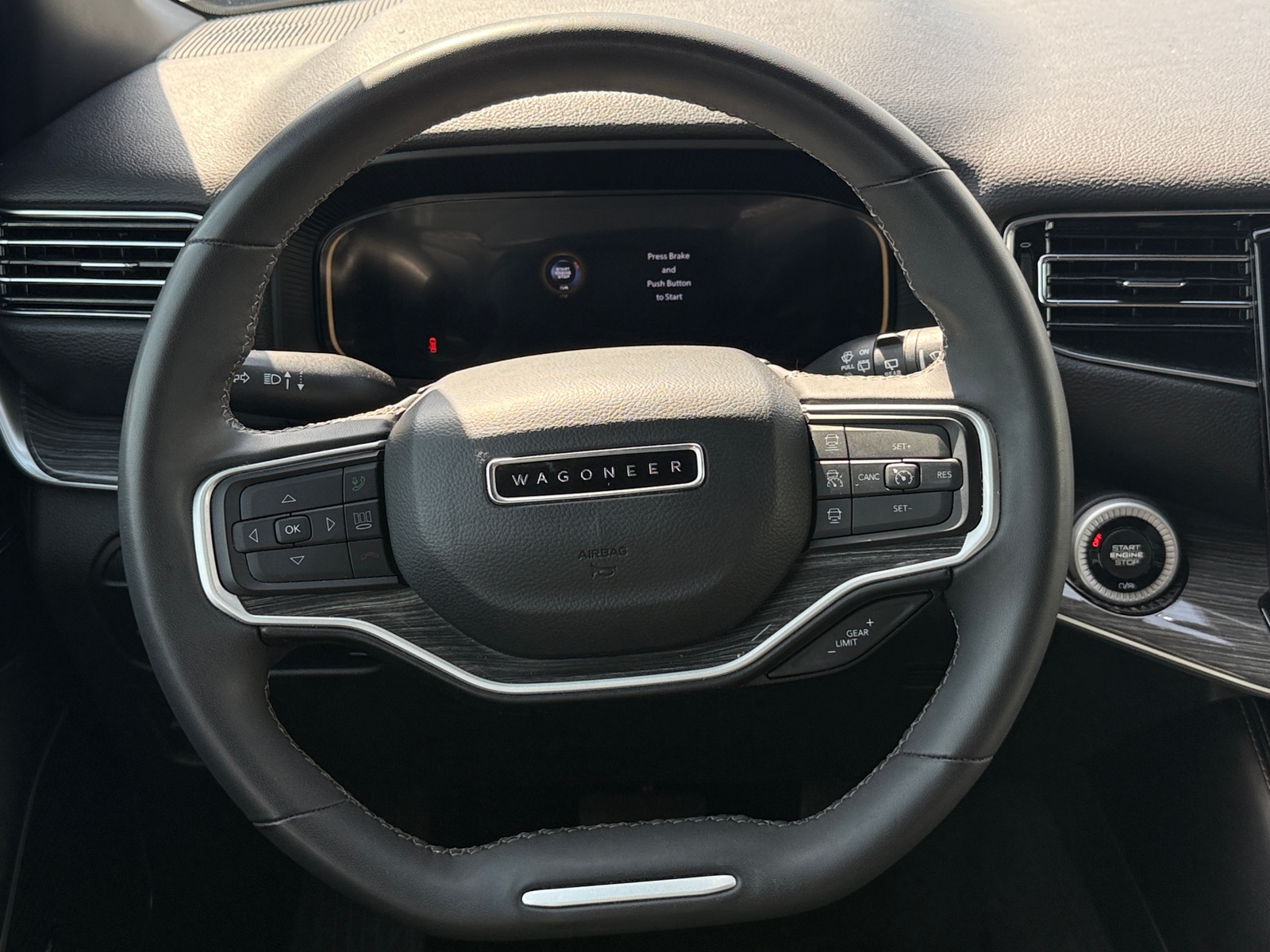 Thumbnail: 2022 Jeep Wagoneer - 4