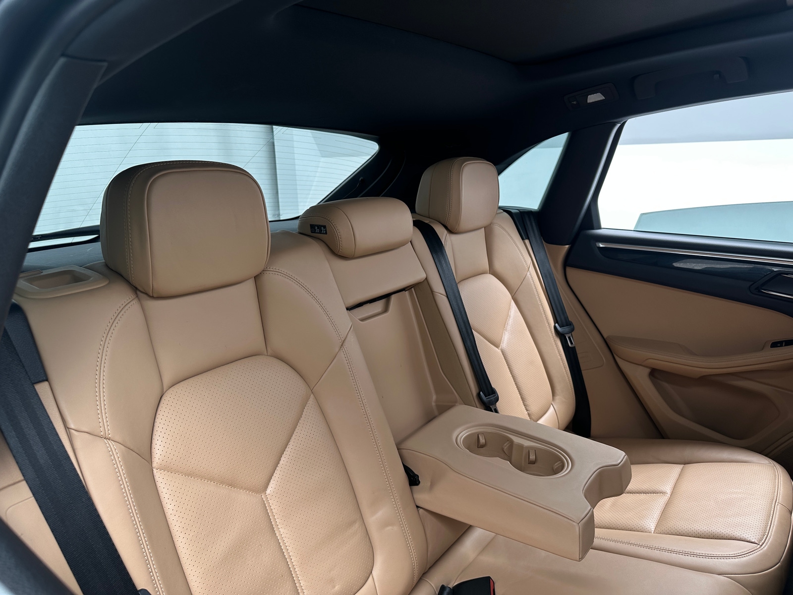 Thumbnail: 2017 Porsche Macan - 5