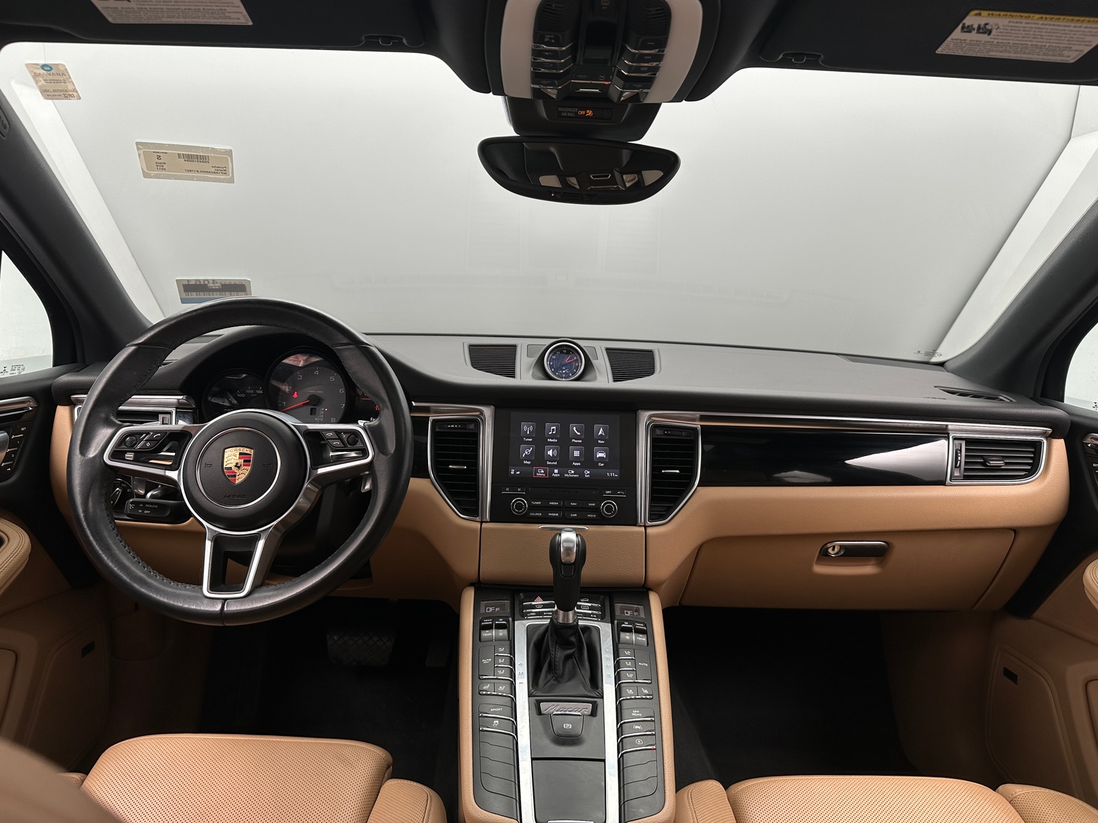 Thumbnail: 2017 Porsche Macan - 2