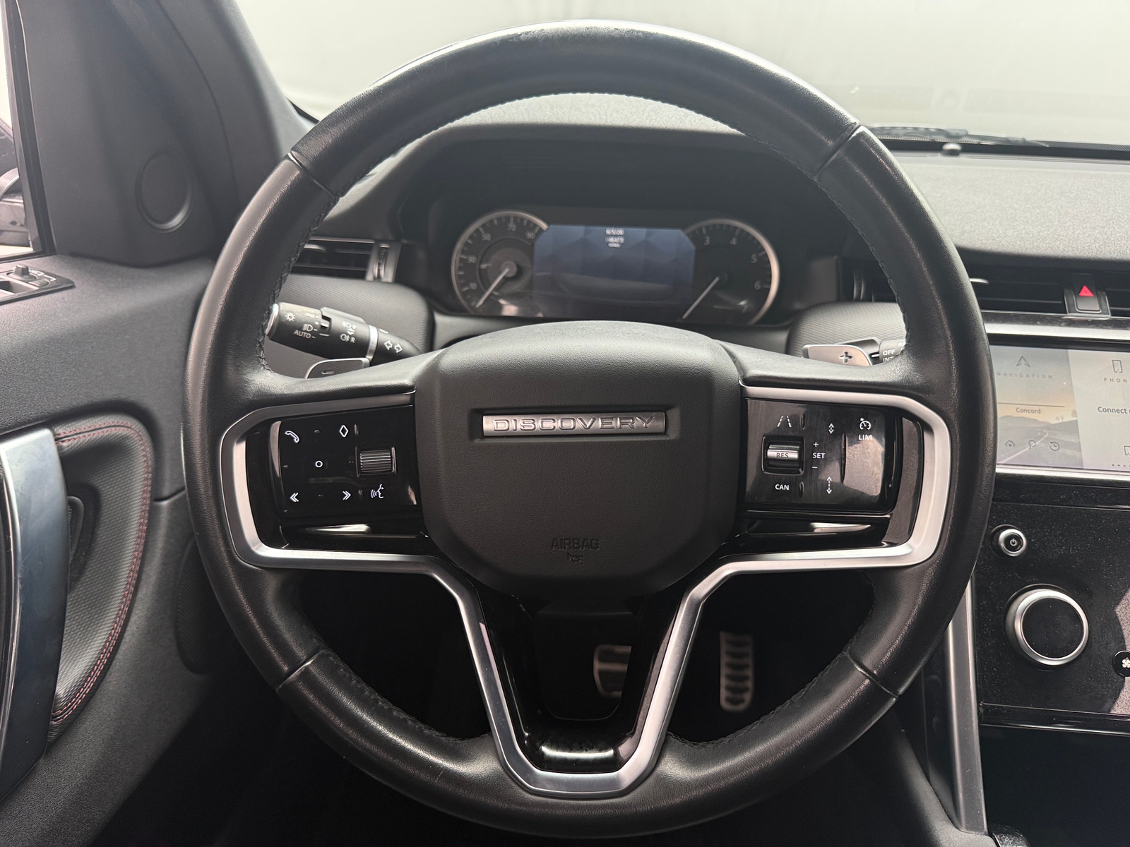Thumbnail: 2023 Land Rover Discovery Sport - 4