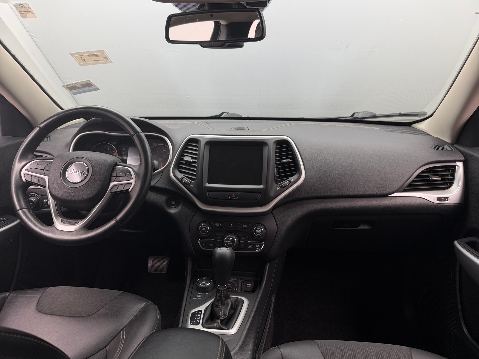 Thumbnail: 2018 Jeep Cherokee - 3