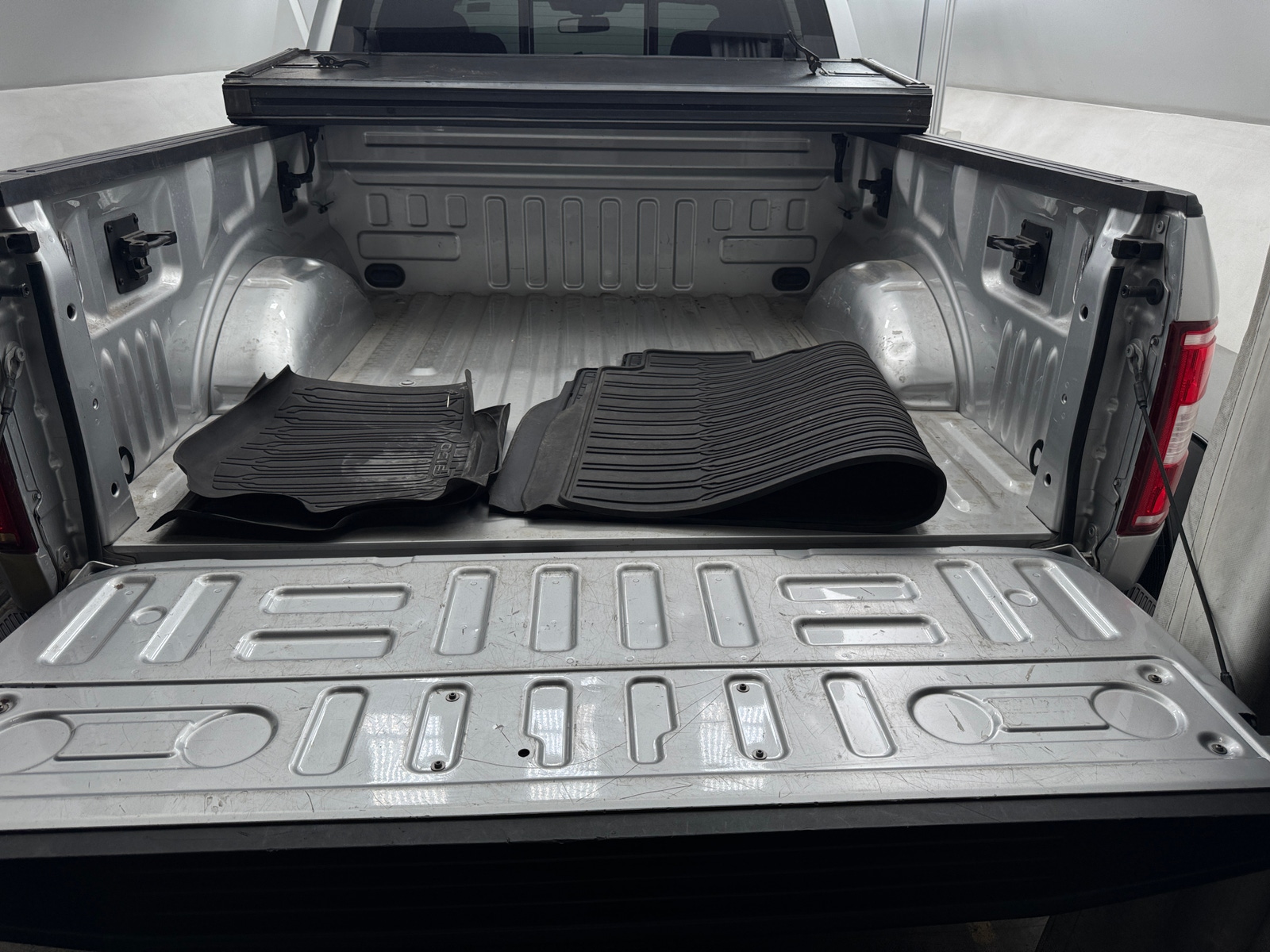 Thumbnail: 2019 Ford Econoline - 7