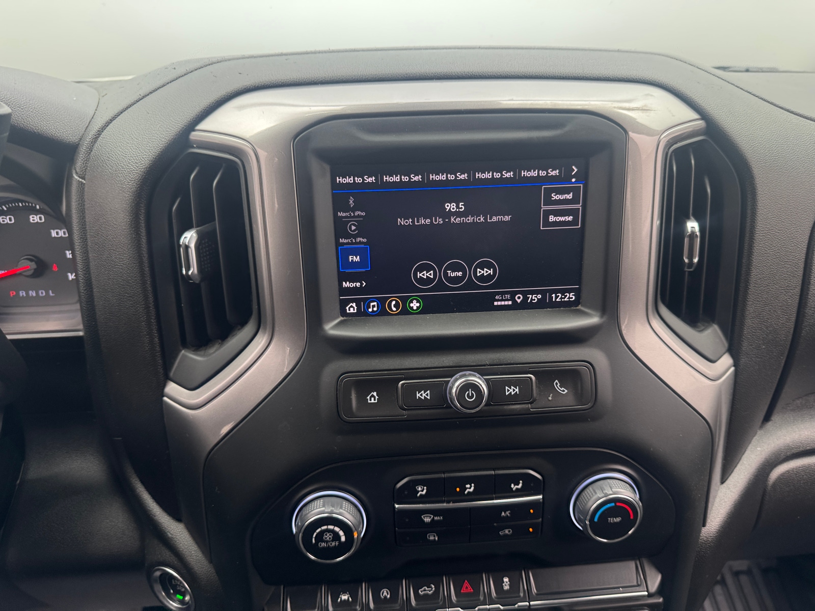 Thumbnail: 2024 Chevrolet Silverado 1500 - 4