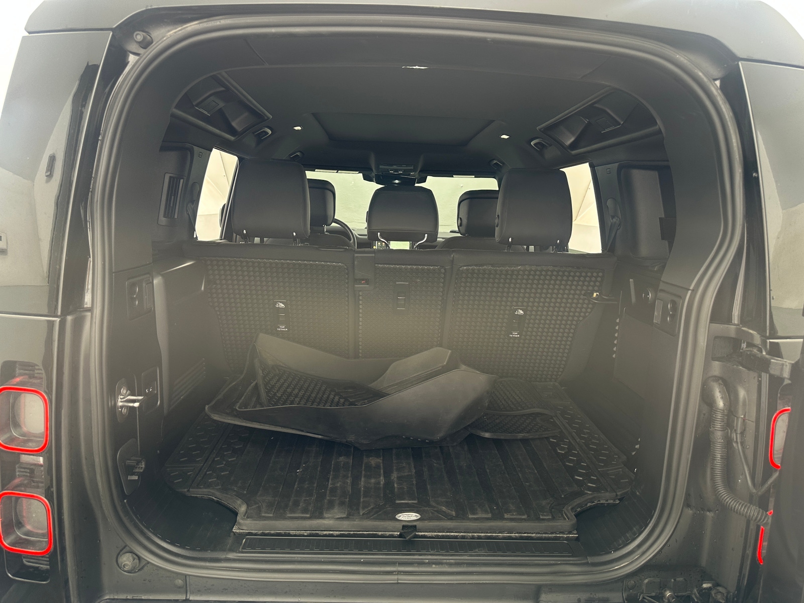 Thumbnail: 2024 Land Rover Defender - 6