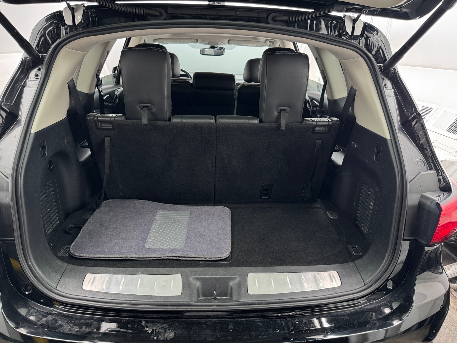 Thumbnail: 2019 INFINITI QX60 - 6