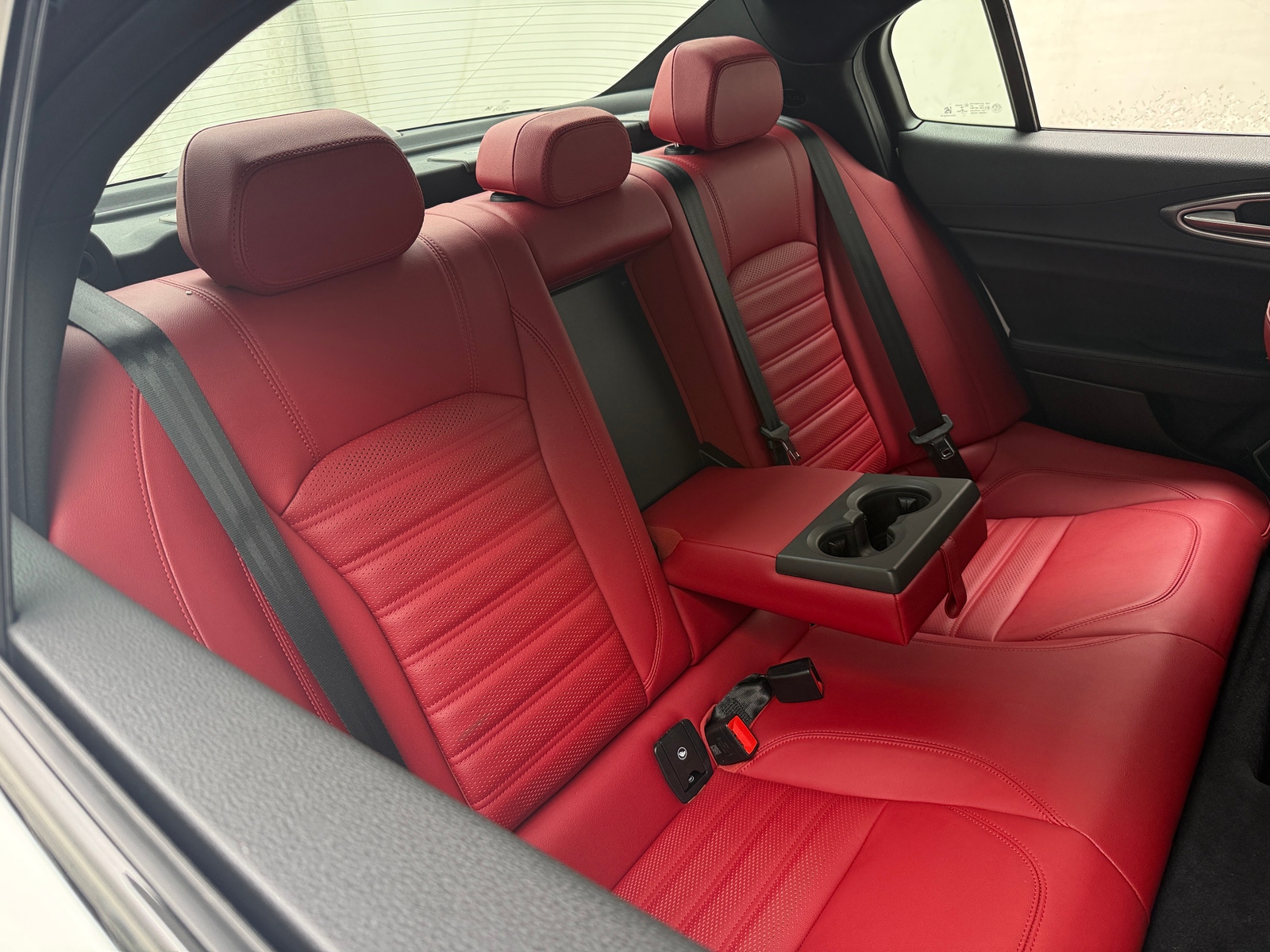 Thumbnail: 2022 Alfa Romeo Giulia - 5