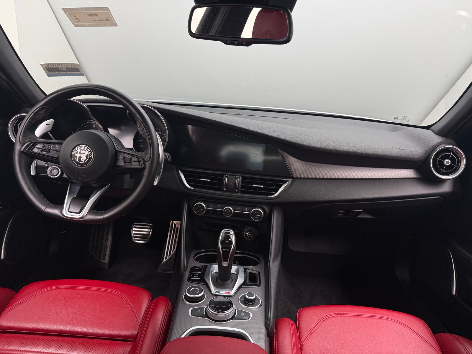 Thumbnail: 2022 Alfa Romeo Giulia - 2