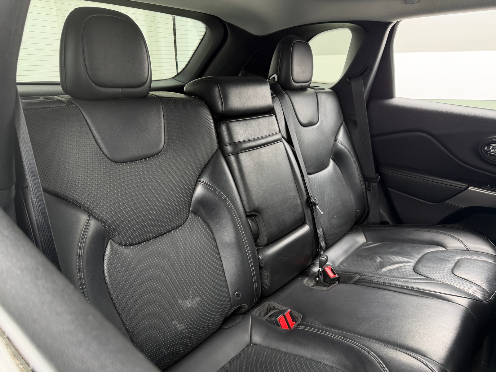 Thumbnail: 2019 Jeep Cherokee - 5