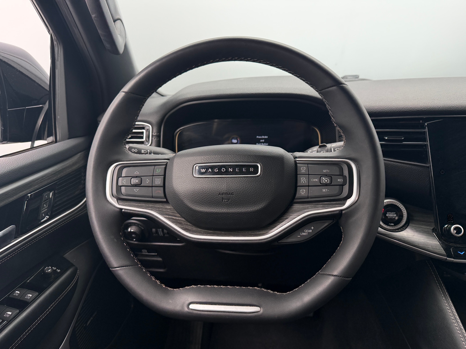 Thumbnail: 2024 Jeep Wagoneer - 4