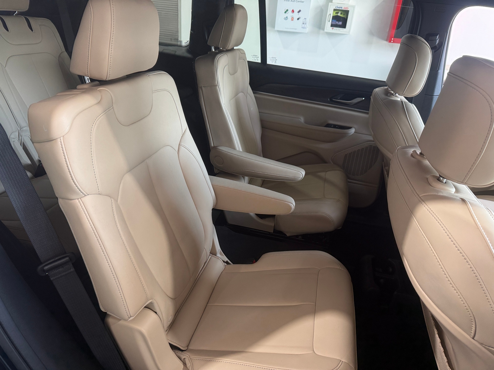 Thumbnail: 2023 Jeep Grand Cherokee L - 5