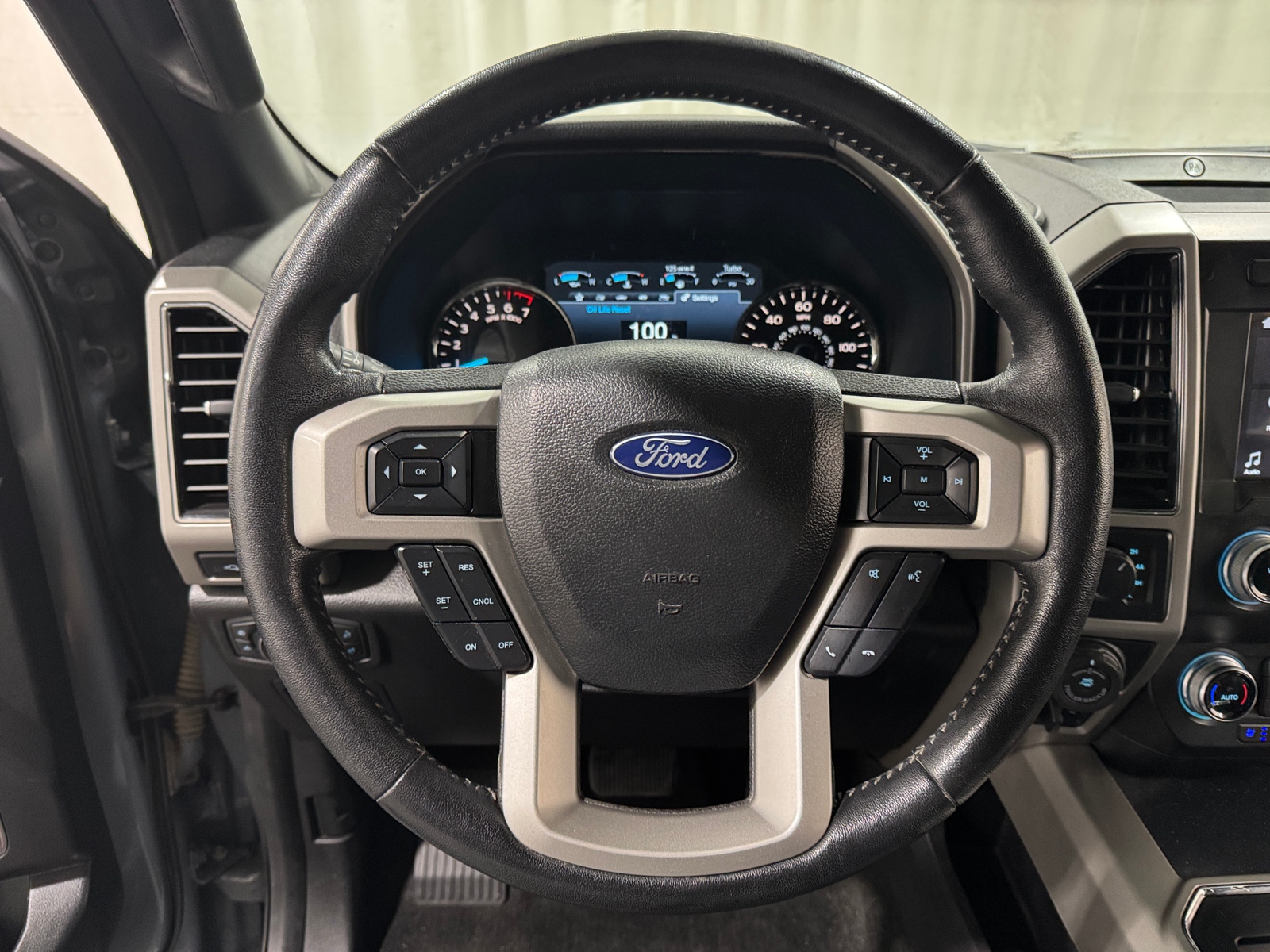Thumbnail: 2019 Ford Econoline - 4
