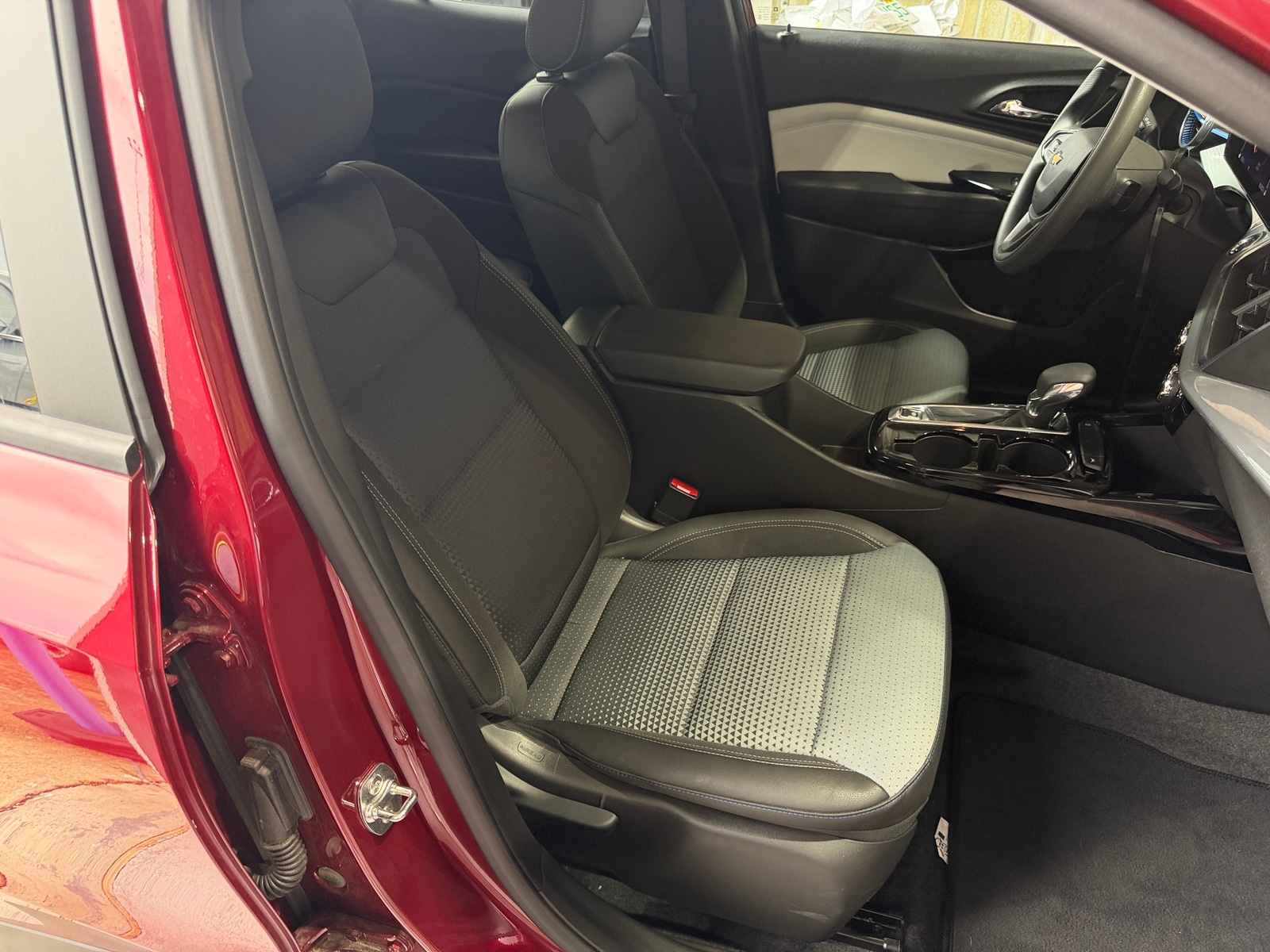 Thumbnail: 2025 Chevrolet Trax - 2