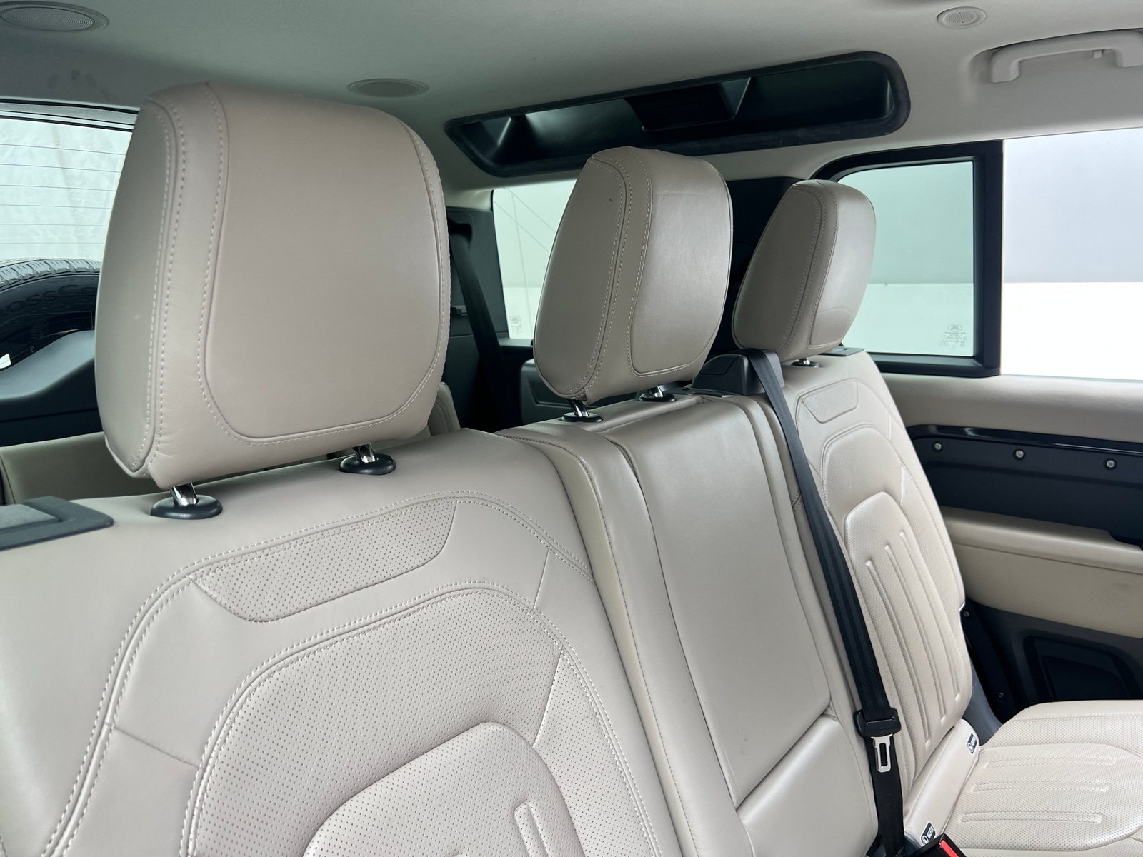 Thumbnail: 2020 Land Rover Defender - 5