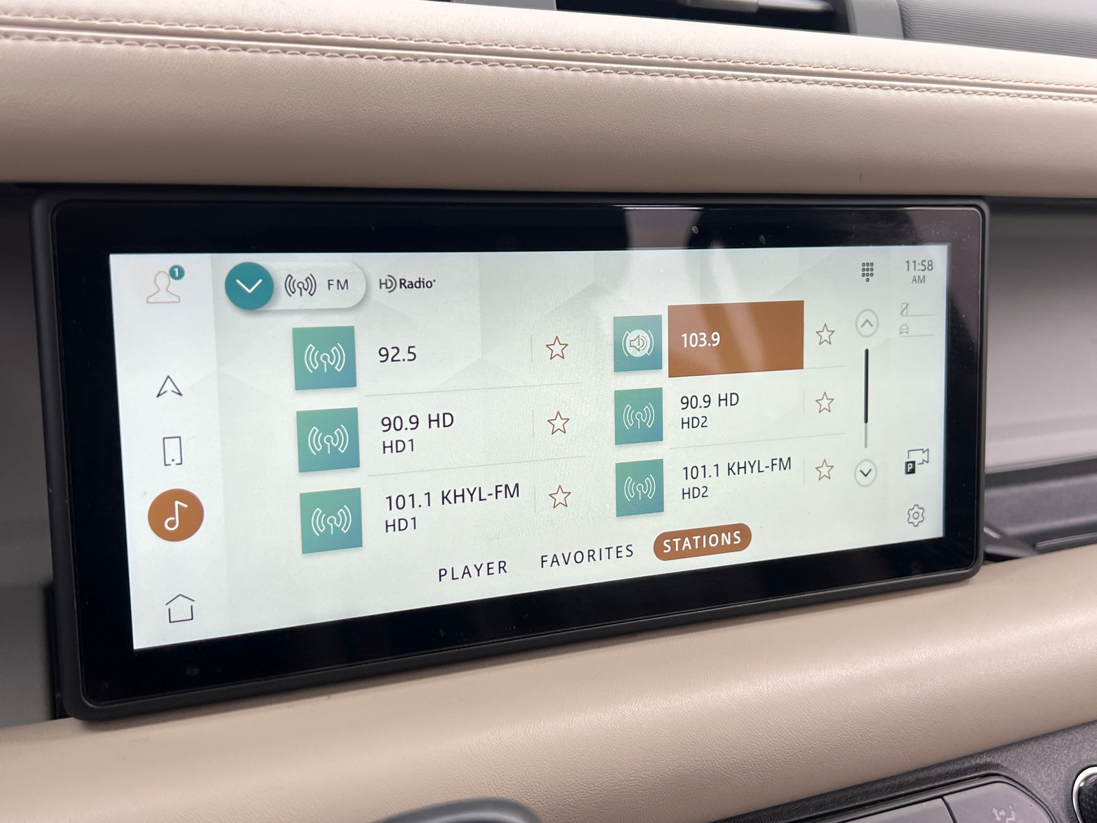 Thumbnail: 2020 Land Rover Defender - 3