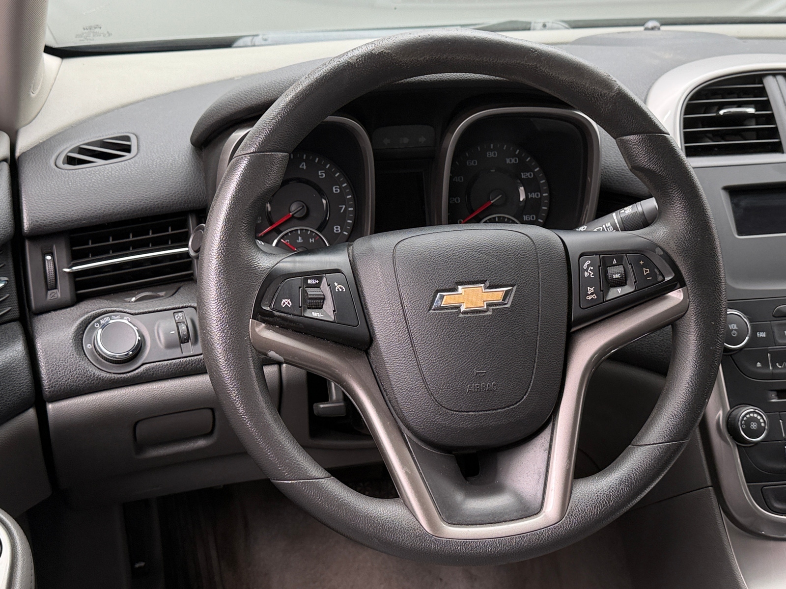 Thumbnail: 2015 Chevrolet Malibu - 5