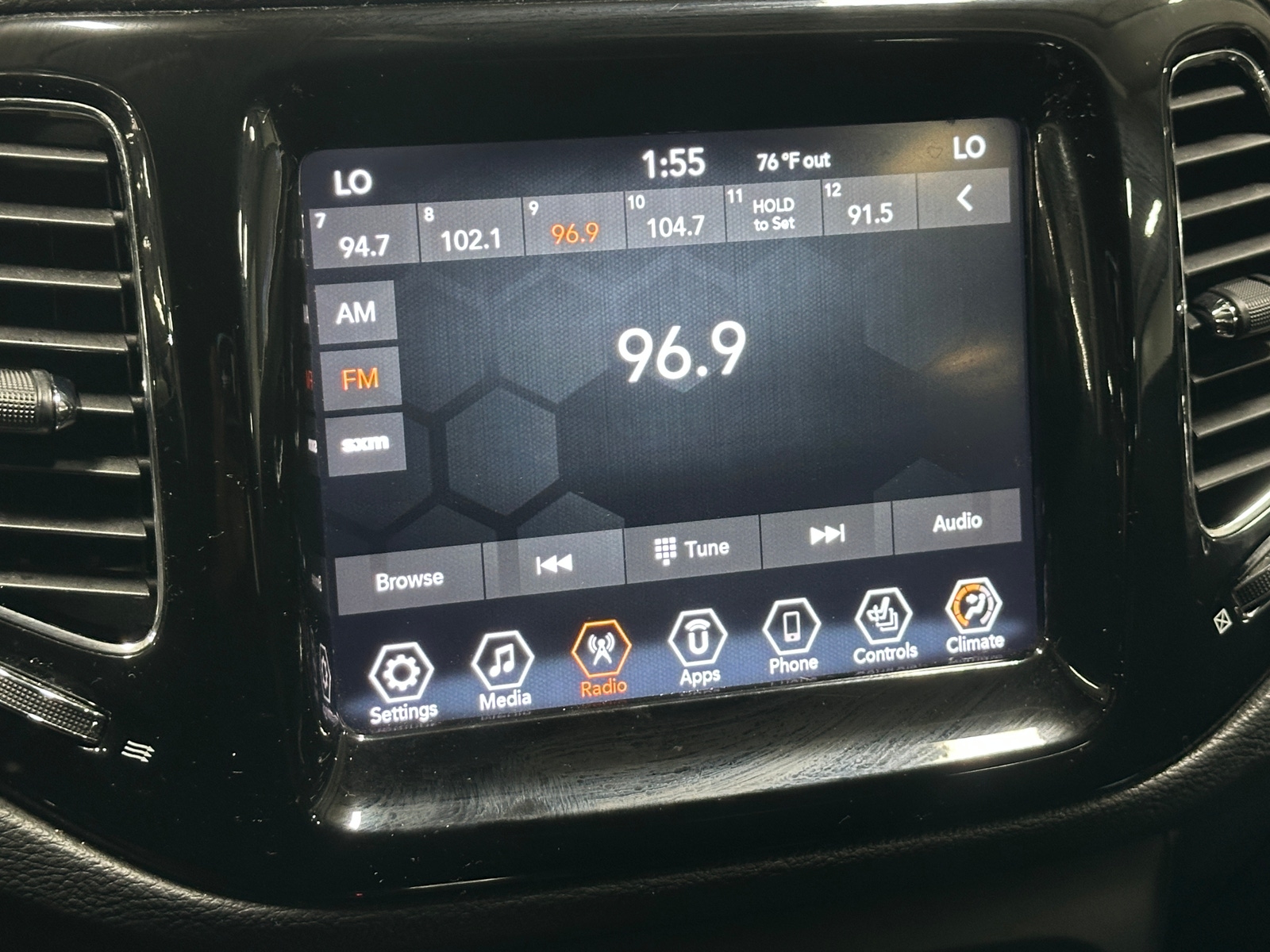 Thumbnail: 2019 Jeep Compass - 3