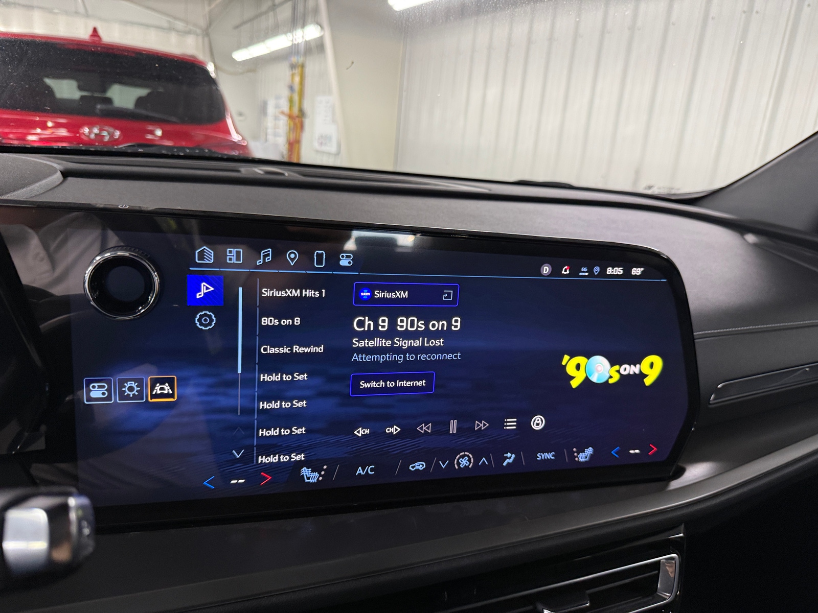 Thumbnail: 2025 Chevrolet Traverse - 4