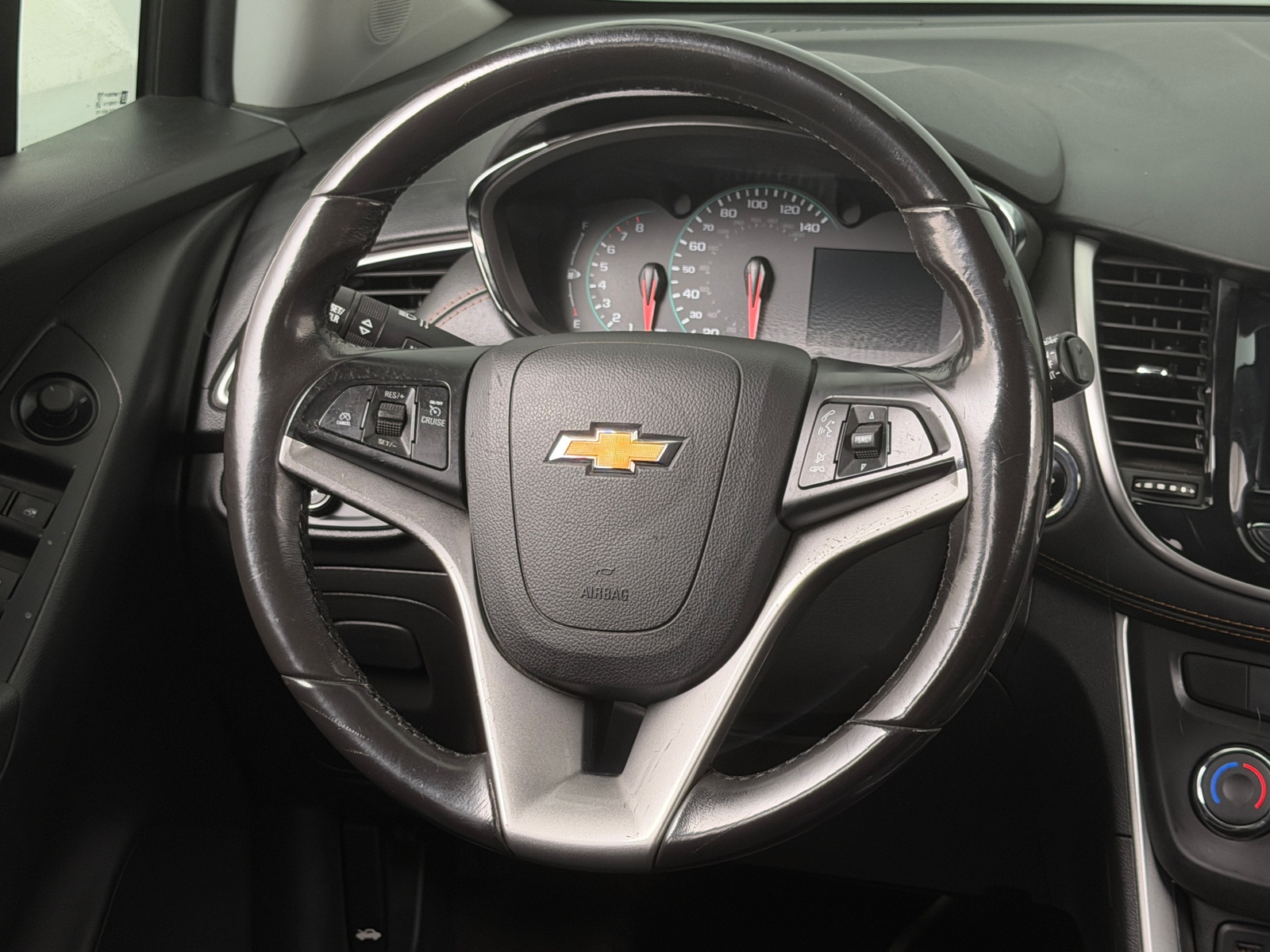 Thumbnail: 2022 Chevrolet Trax - 4