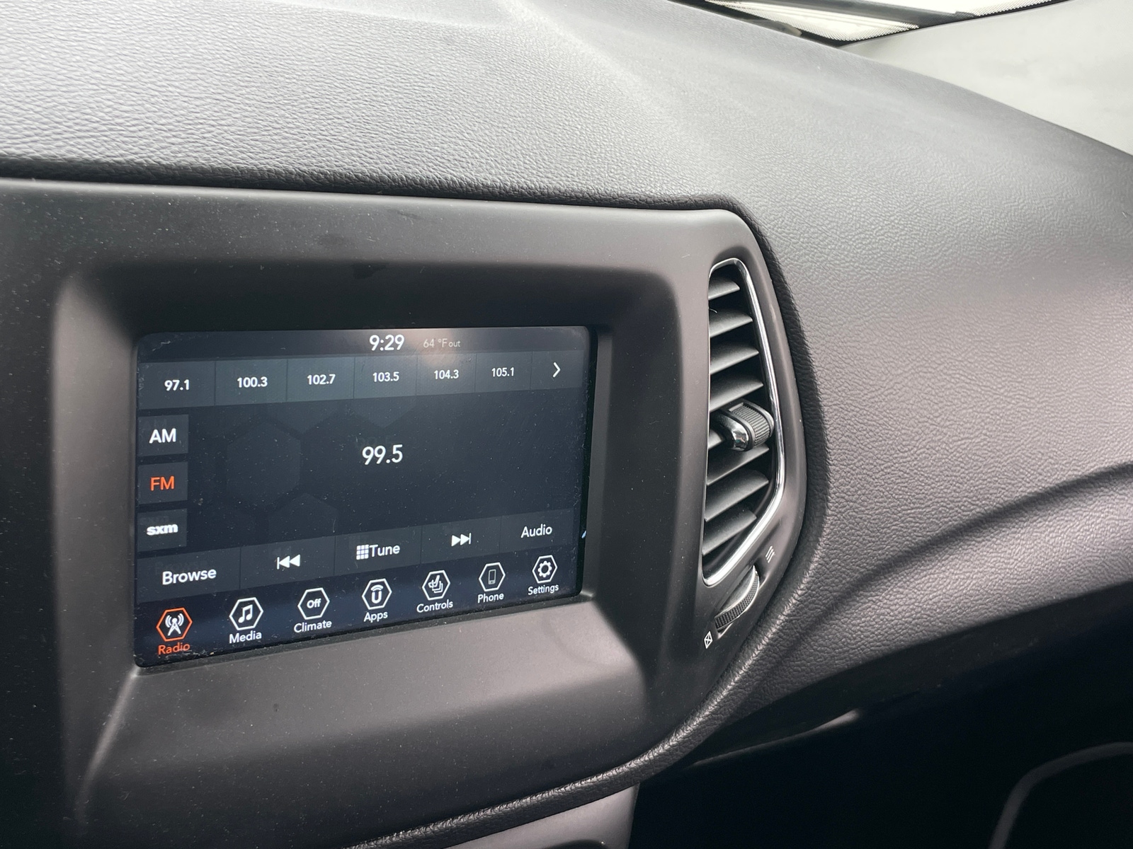 Thumbnail: 2019 Jeep Compass - 4