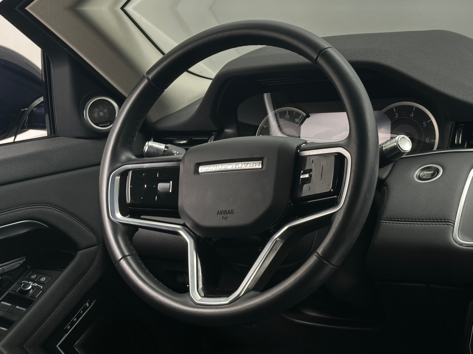 Thumbnail: 2022 Land Rover Range Rover Evoque - 4