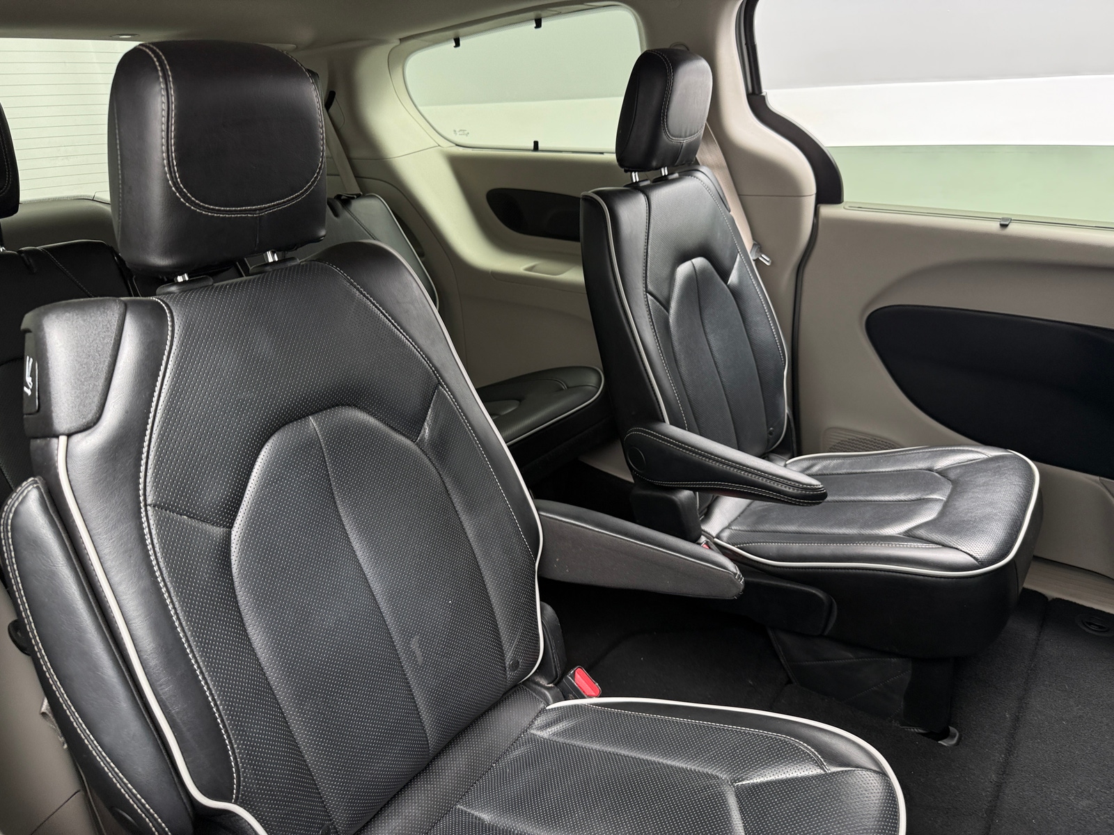 Thumbnail: 2023 Chrysler Pacifica - 5