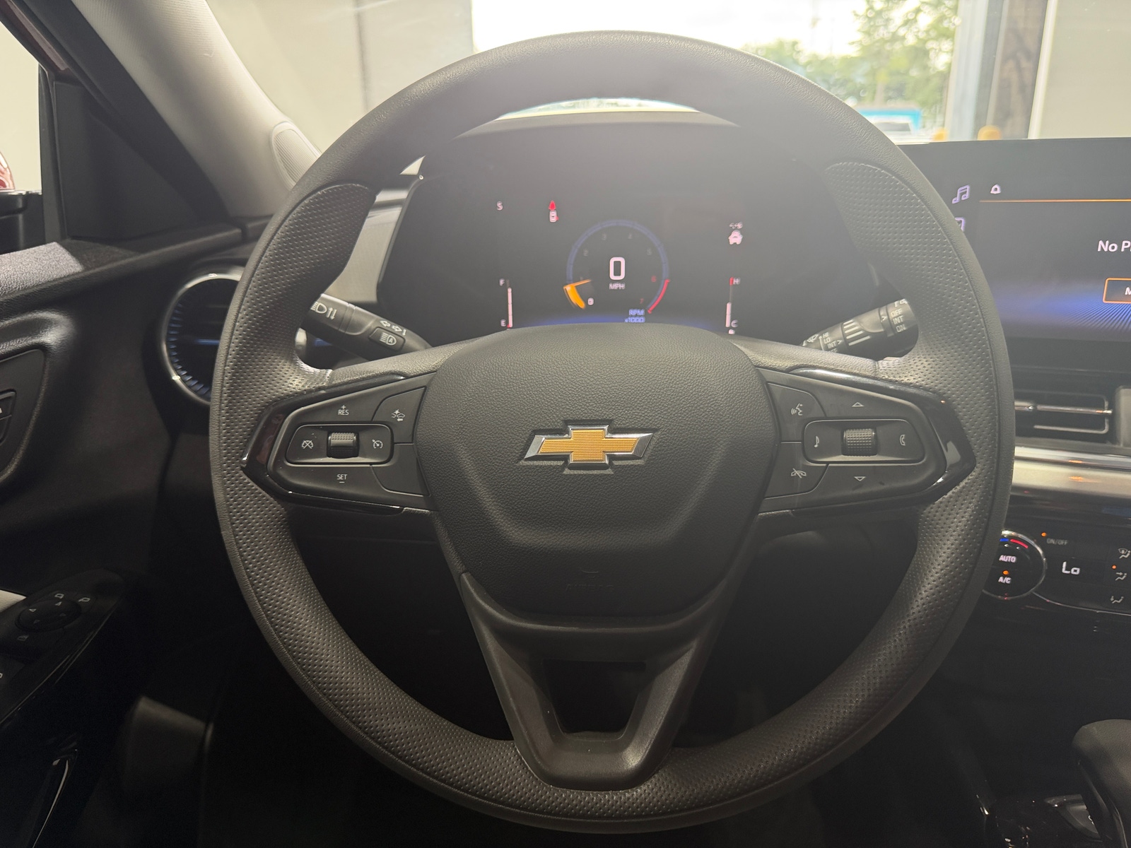 Thumbnail: 2025 Chevrolet Trax - 5