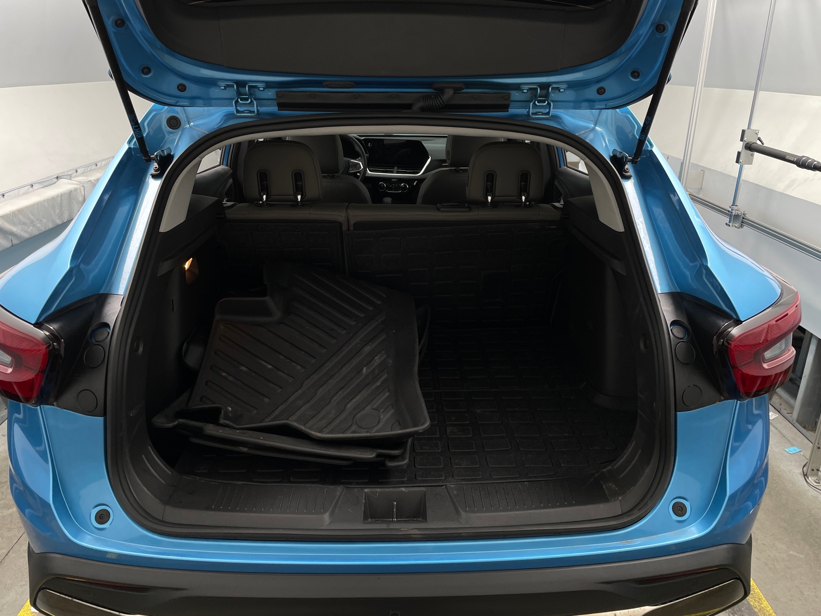 Thumbnail: 2025 Chevrolet Trax - 7