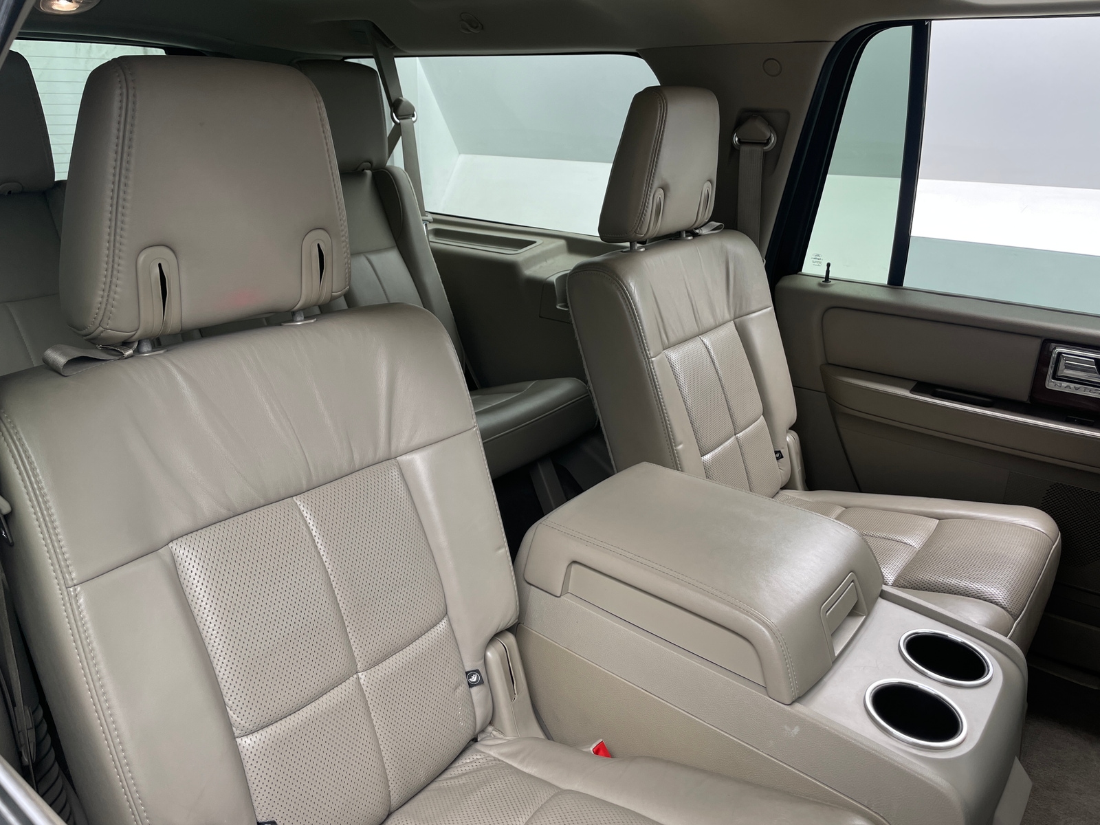 Thumbnail: 2012 Lincoln Navigator L - 5
