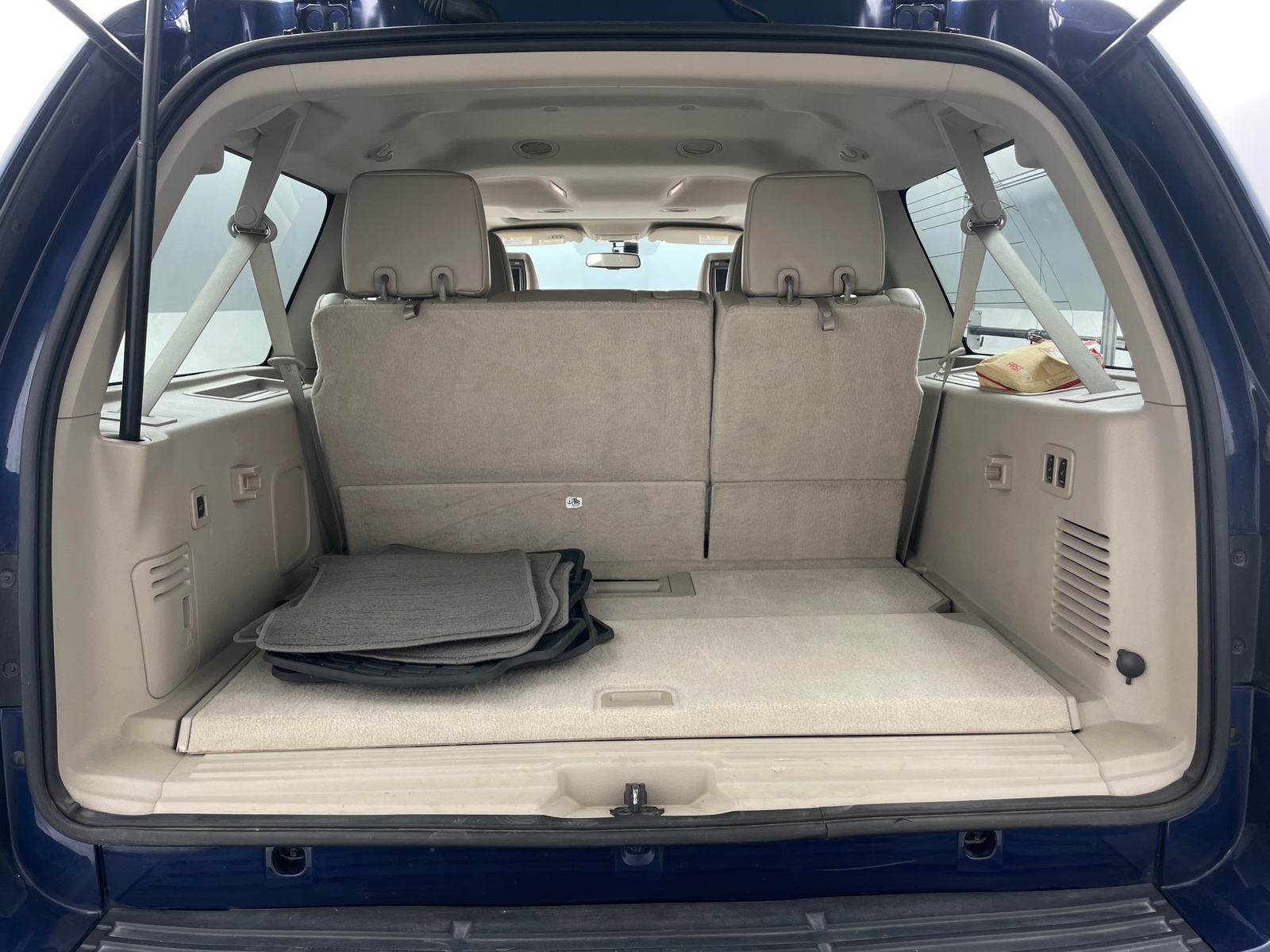 Thumbnail: 2012 Lincoln Navigator L - 6