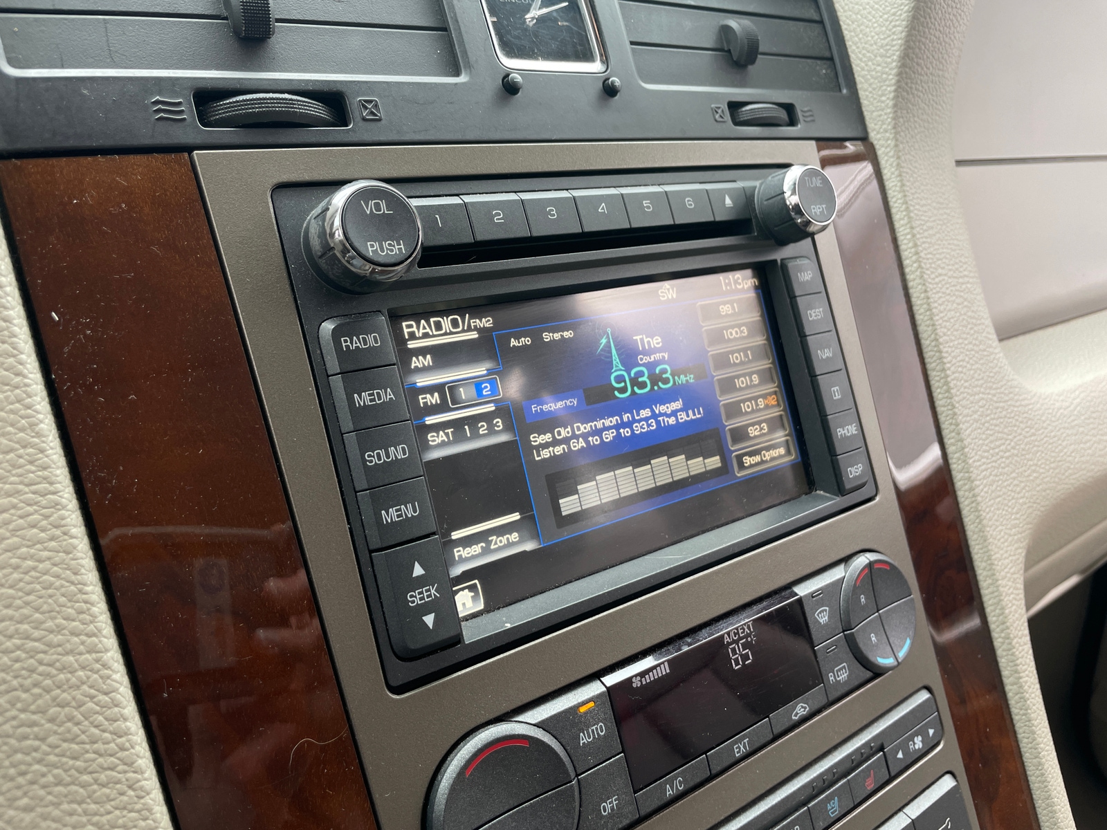 Thumbnail: 2012 Lincoln Navigator L - 3