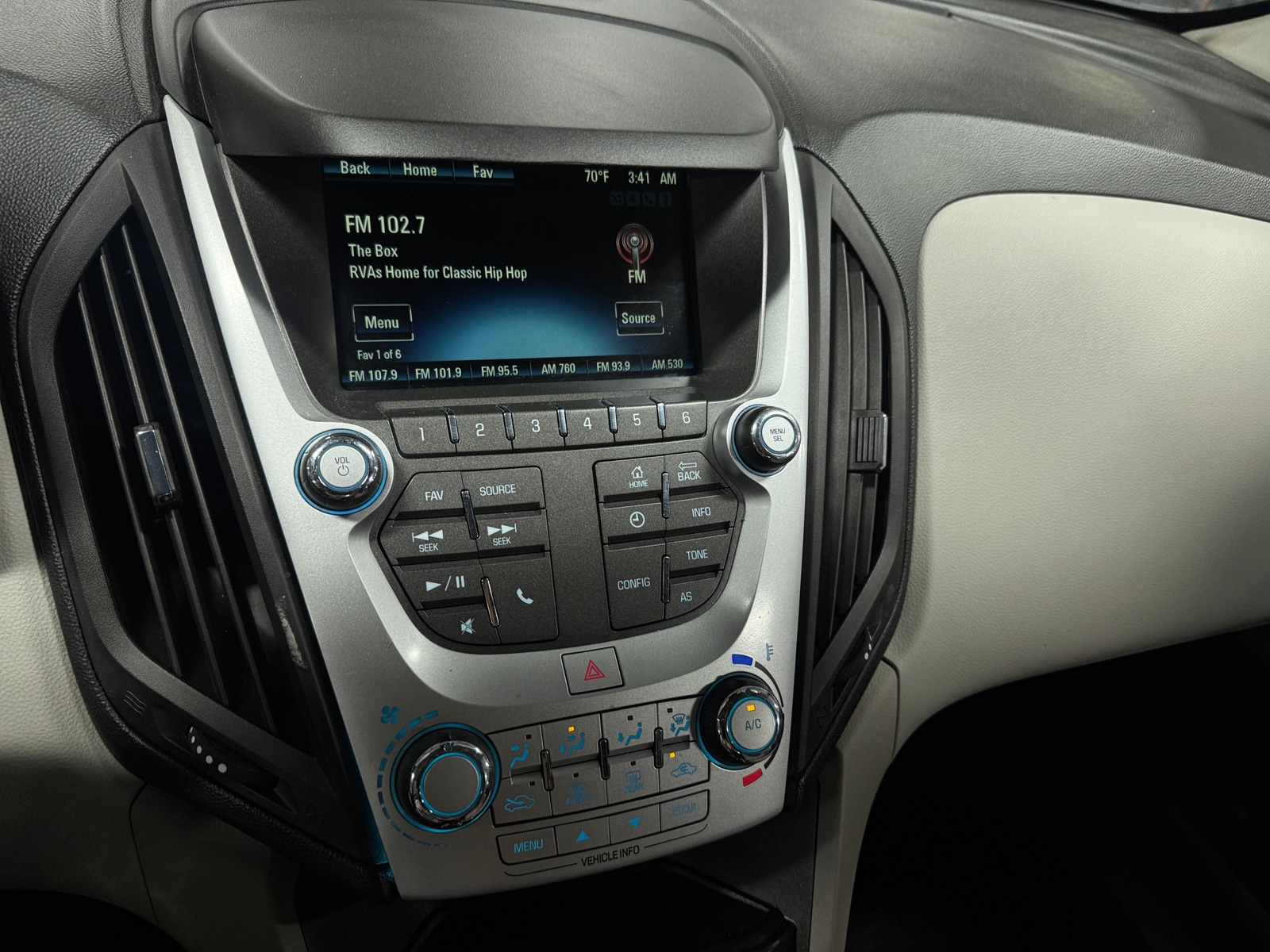Thumbnail: 2017 Chevrolet Equinox - 4