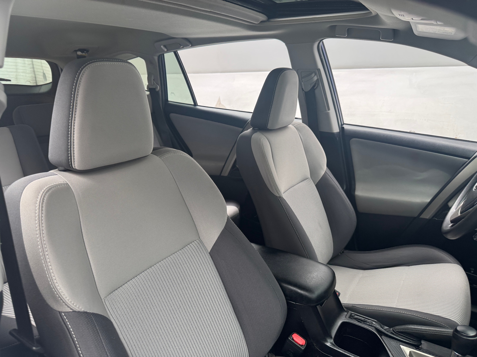 Thumbnail: 2015 Toyota RAV4 - 2