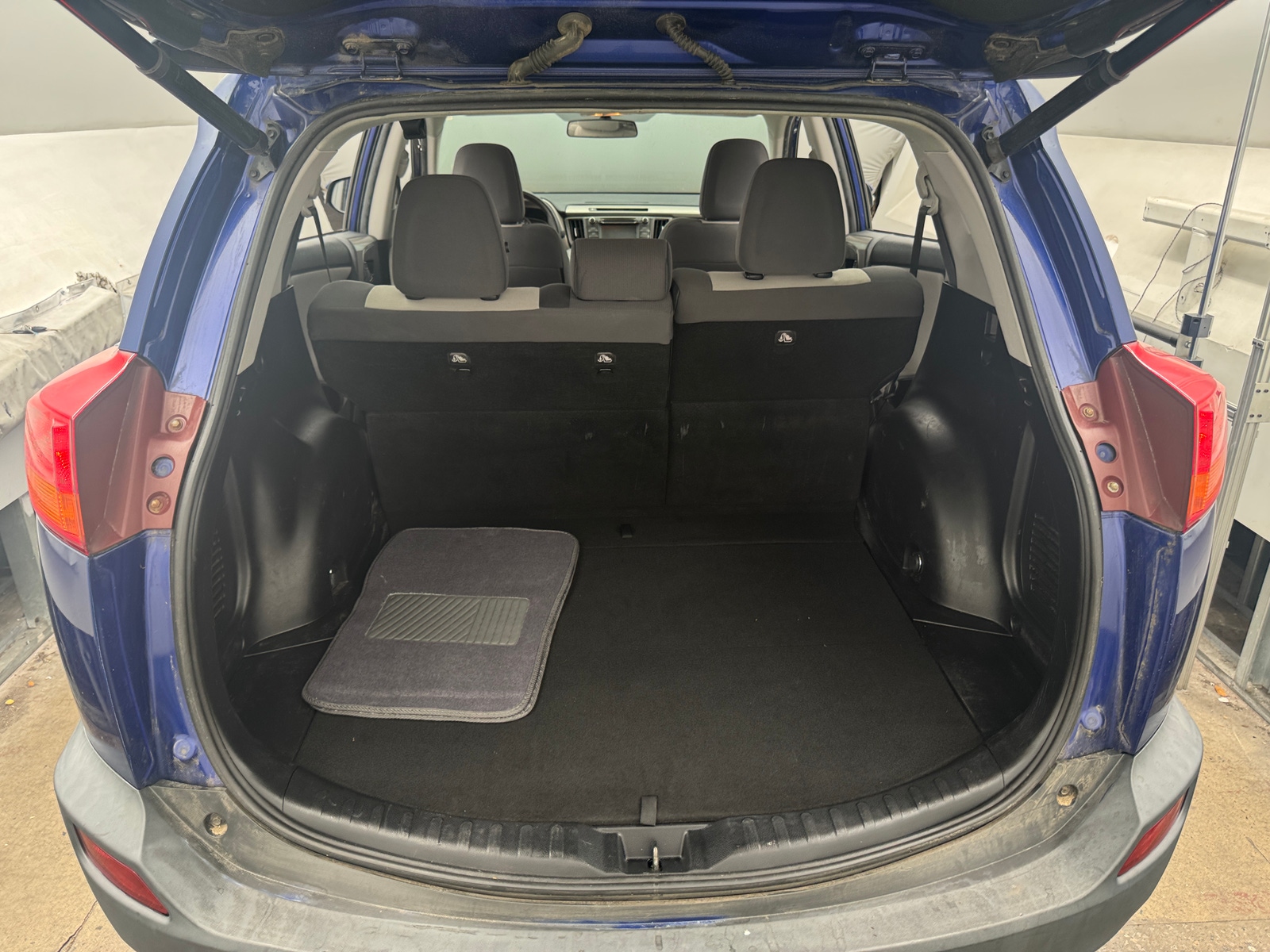 Thumbnail: 2015 Toyota RAV4 - 7