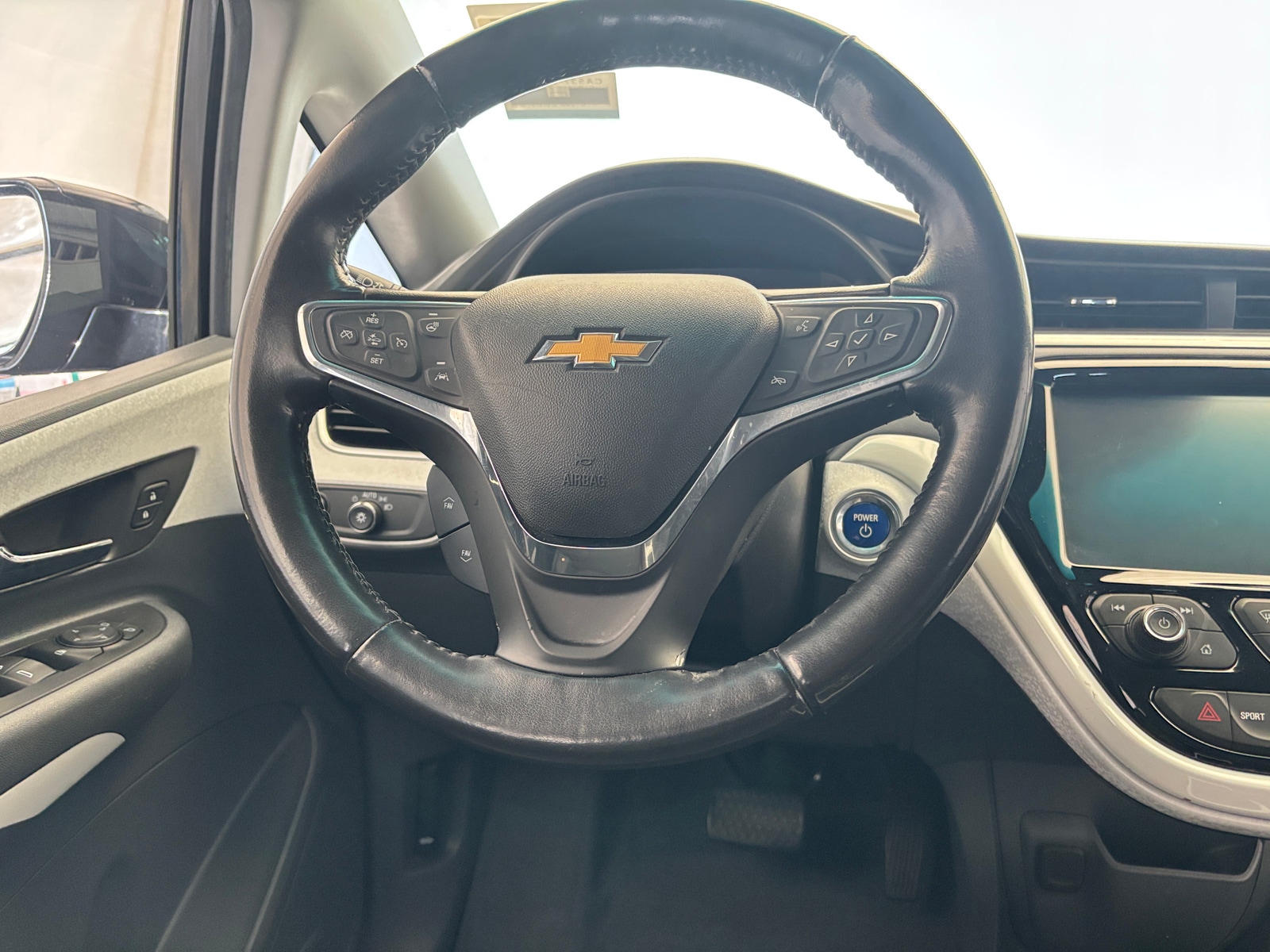 Thumbnail: 2019 Chevrolet Bolt EV - 4