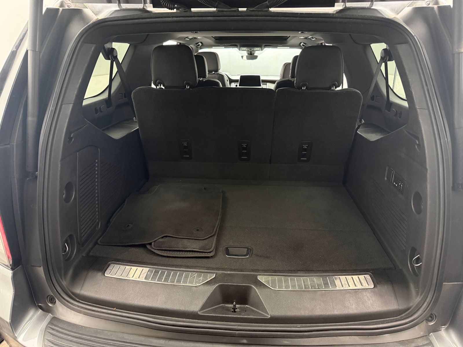 Thumbnail: 2021 Chevrolet Suburban - 6