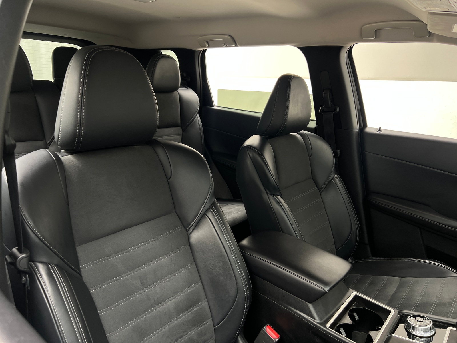 Thumbnail: 2024 Mitsubishi Outlander - 2